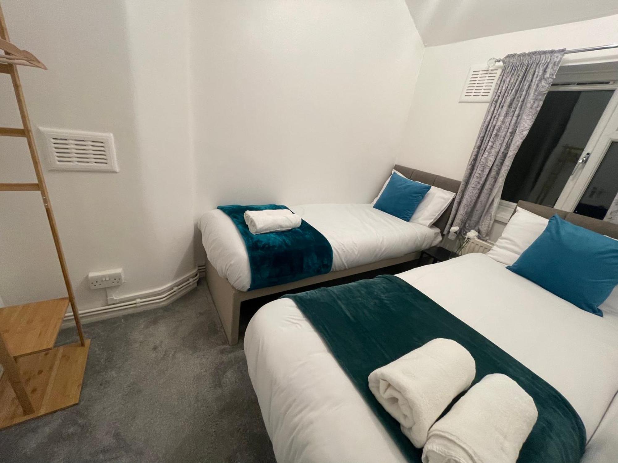 Tooting Lodge London - Cosy 2 Bedroom House With Garden, 5 Mins Walk To Tube Station Bagian luar foto
