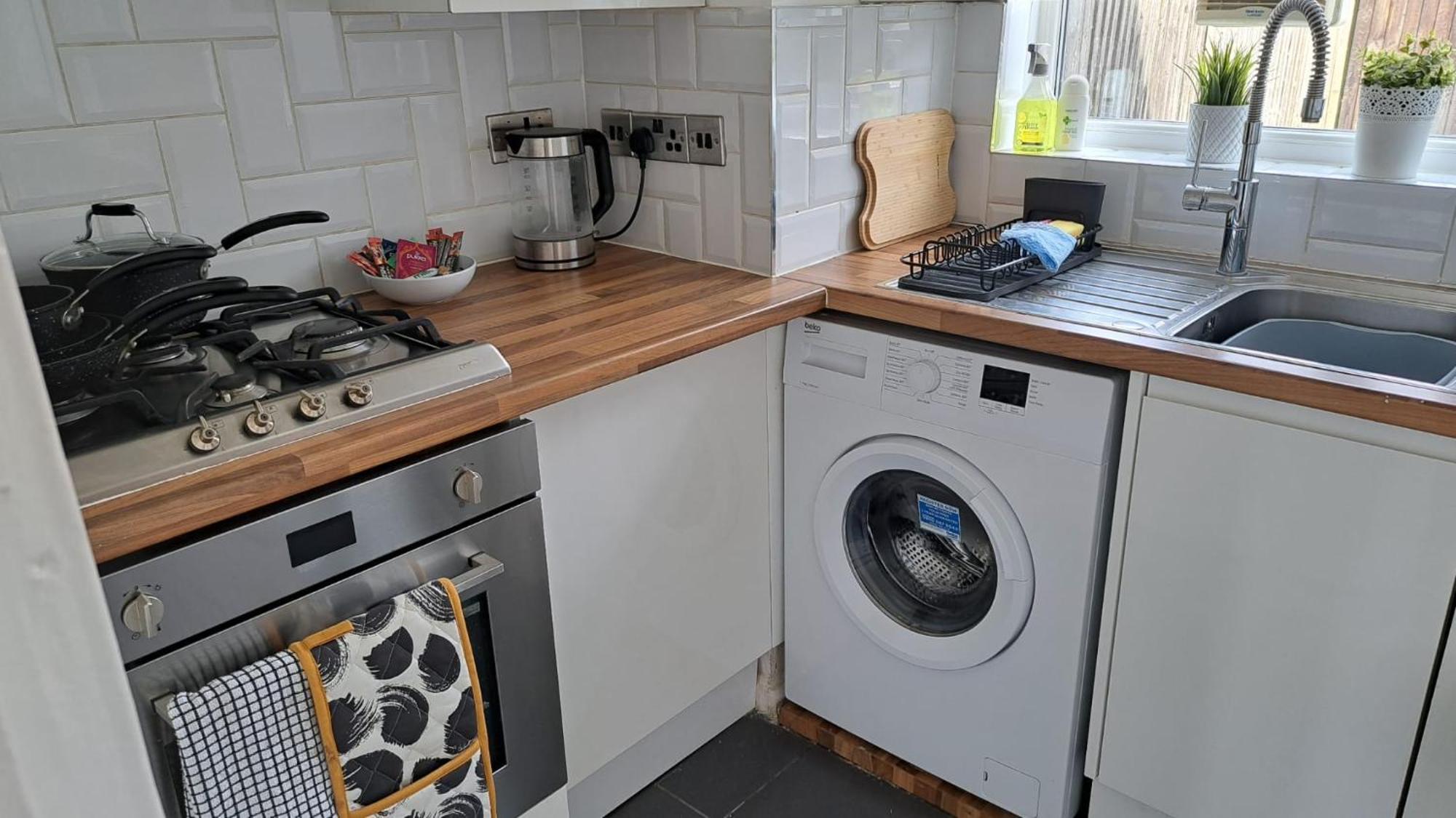 Tooting Lodge London - Cosy 2 Bedroom House With Garden, 5 Mins Walk To Tube Station Bagian luar foto