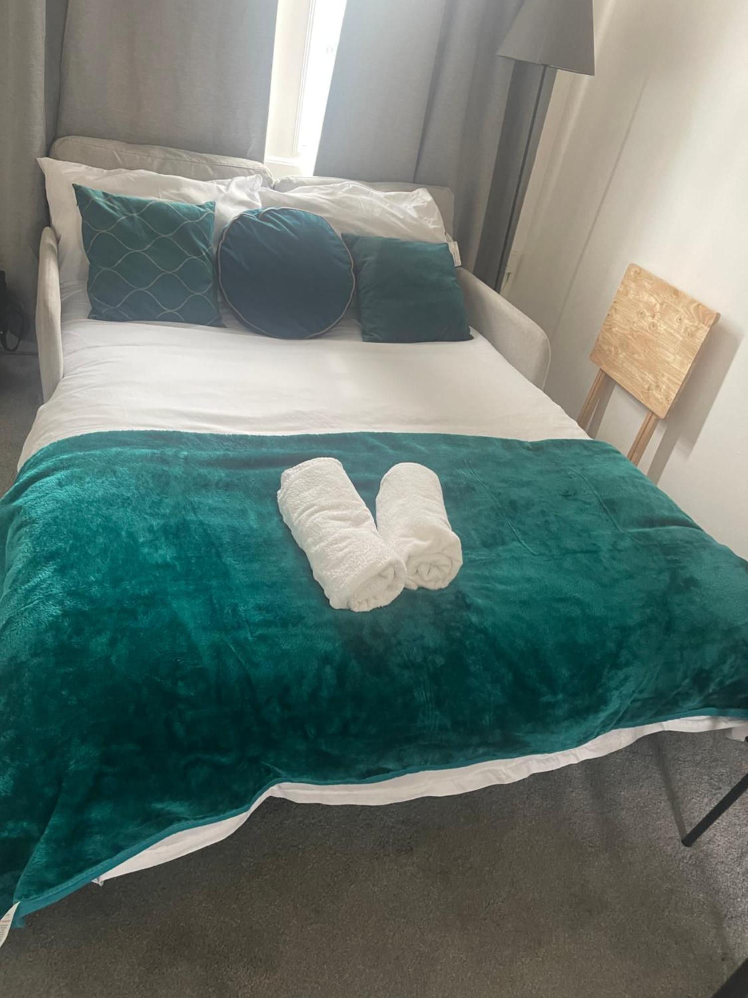 Tooting Lodge London - Cosy 2 Bedroom House With Garden, 5 Mins Walk To Tube Station Bagian luar foto